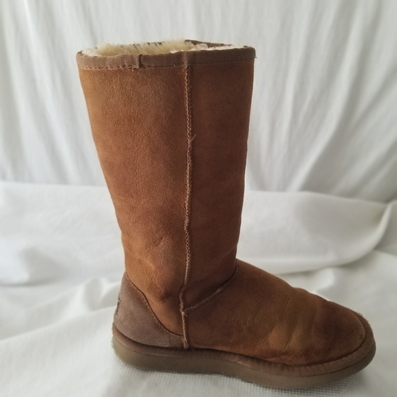 UGG Classic Tall Boots - Picture 5 of 11